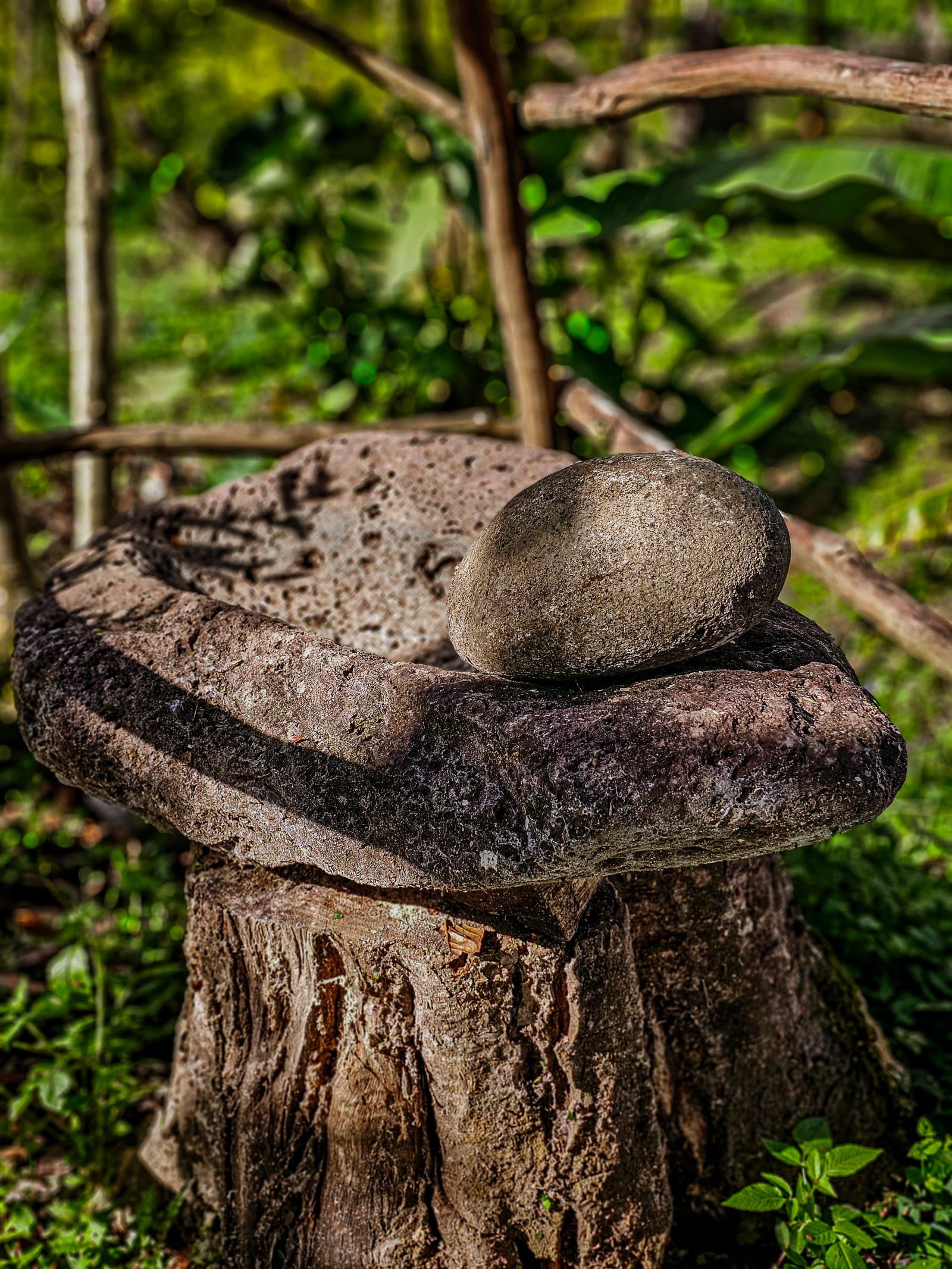 Metate con mano de moler No. 1